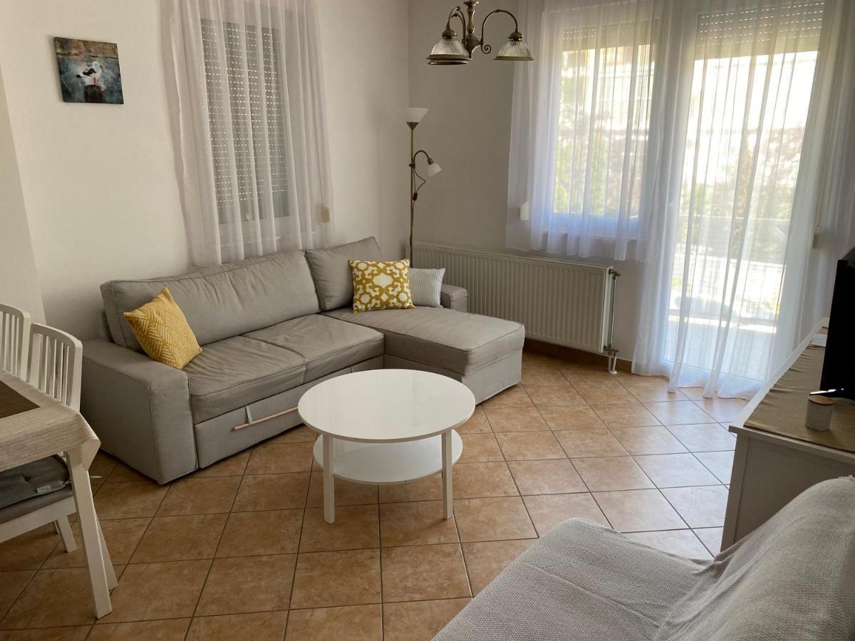 Arnyas Haz Apartment Balatonlelle Ngoại thất bức ảnh
